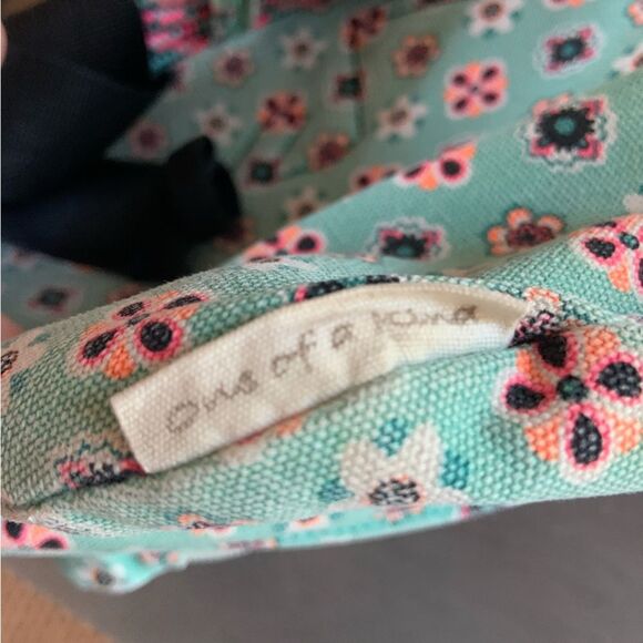 KAVU Daisy Doodle One Of A Kind Limited Edition Rope Sling Crossbody Bag - Picture 12 of 12